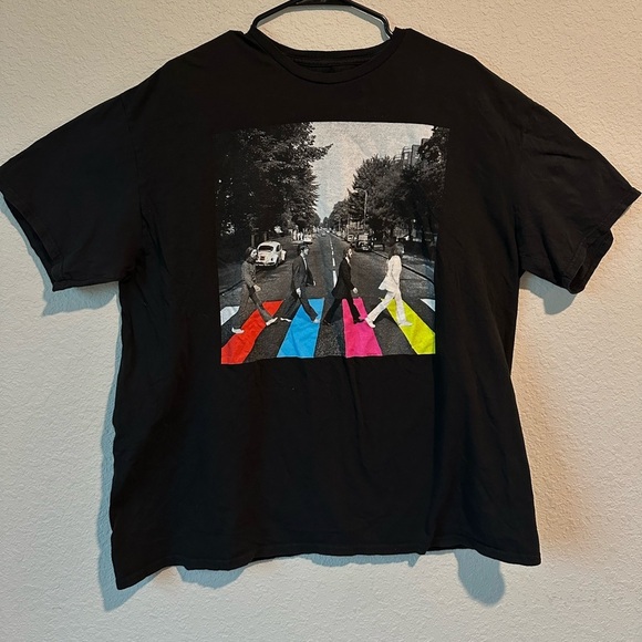 The Beatles Other - The Beatles On Abbey Road TShirt Unisex XL Color Cross Walk Black & White